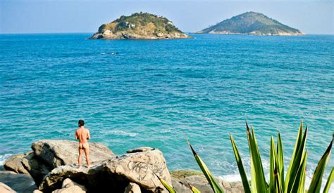 Así es la primera playa nudista legal de Río de Janeiro